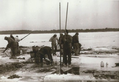 000storytellingScan00101976-77